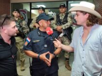 Auffällige Präsenz niederländischer Reporter bei Polizeieinsatz in der Chacarita