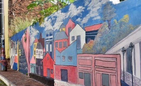 Mehr als nur Farbe: Wie ein historisches Viertel durch Freiluft-Kunst seine Seele wiederfindet