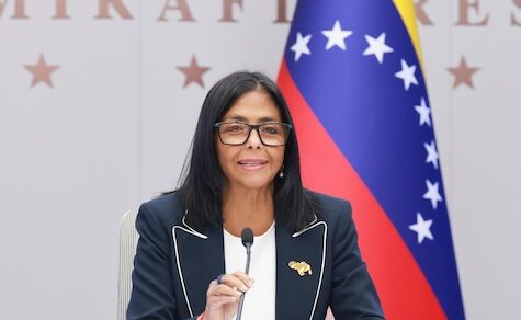 Nach Instruktionen aus den USA: Santiago Peña strebt eine Annäherung an Delcy Rodriguez an