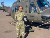 Pionierin der Lüfte: Die erste indigene Fallschirmjägerin Paraguays