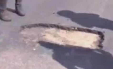 Wut am Flughafen: 334 Passagiere sitzen wegen Schlagloch fest