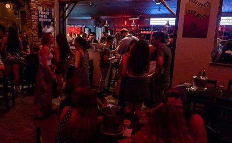 Fernet, Fleisch & fette Beats: Die Bar, die eine ganze Stadt wiederbelebt hat