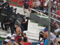 Ein erbärmliches Bild: Gewalt erzwingt Abbruch des Superclásico in Sajonia