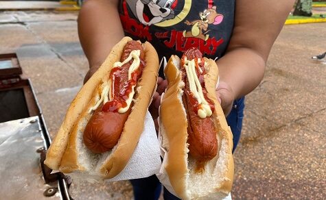 48 Jahre, eine Mission: Das Geheimnis hinter dem berühmtesten Hot Dog der Stadt