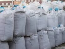 Harte Strafen drohen: Agrarbehörde verbietet landesweit den offenen Verkauf von Dünger und Saatgut-Zusätzen