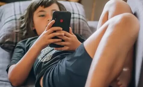 Bildschirme und Kinder: Wie eine gesunde Nutzung in Zeiten digitaler Bildung gelingt
