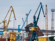 Queue Management System in der Logistik: Wie Unternehmen Wartezeiten, Chaos und Kosten reduzieren