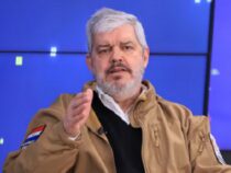 Dunkle Schulwege: Minister gibt Risiko auf dem Land zu, hält aber an Einheitszeit fest