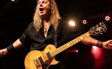 Deutsche Power-Metal-Größe kommt nach Asunción: Roland Grapow auf Solopfaden