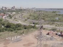 MOPC demontiert Hochspannungsmasten für unterirdische Leitungen an der Costanera von Asunción