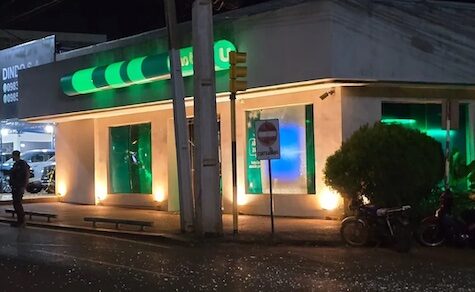 Großangelegter Angriff mit Sprengstoff in Santa Rita: Über 20 Angreifer überfallen drei Banken und eine Wechselstube