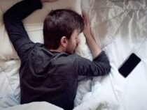 Digitales Dämmerlicht: Wie Smartphones den natürlichen Schlaf-Wach-Rhythmus stören