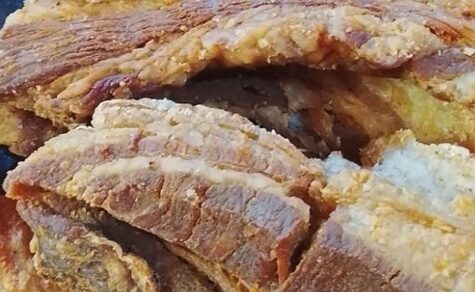 Reines Kollagen: Wie ein knuspriges Schweinebauch-Chicharrón zum Hit bei Damen und Promis wurde