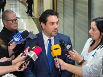Bei „Yo Creo“ heißt es: Tuma rief Prieto an, um seine Verteidigung unentgeltlich zu übernehmen