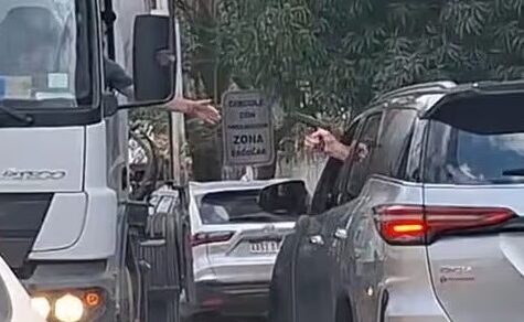 Gewalt statt Toleranz: Autofahrer zückt im Stau eine Schusswaffe