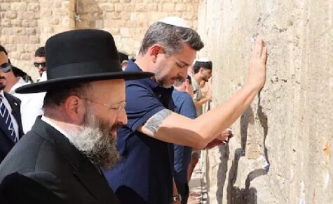 Botschaft in Jerusalem: Was Vizepräsident Pedro Alliana auf einen Zettel an der Klagemauer schrieb