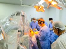 Reißerisch: Durchbruch in der Chirurgie: Hirnchips verändern den Kampf gegen Parkinson