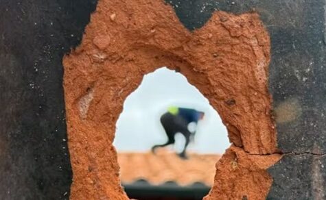 Nach dem Unwetter: Baustoffhändler erhöhen Preise für Dachziegel drastisch