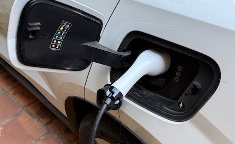 Paraguay soll bereits über 300 Elektroladestationen verfügen, aber nur sieben sind registriert, während der Fahrzeugbestand wächst