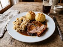 Vergiss Sauerkraut, Schweinebraten und Klöße