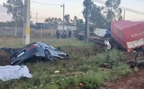 Schrecklicher Unfall in Guairá: Auto verkeilt sich unter Lkw – drei Menschen sterben