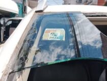 Tödlicher Spar-Pfusch am Auto: Feuerwehr entdeckt normales Fensterglas in Windschutzscheiben
